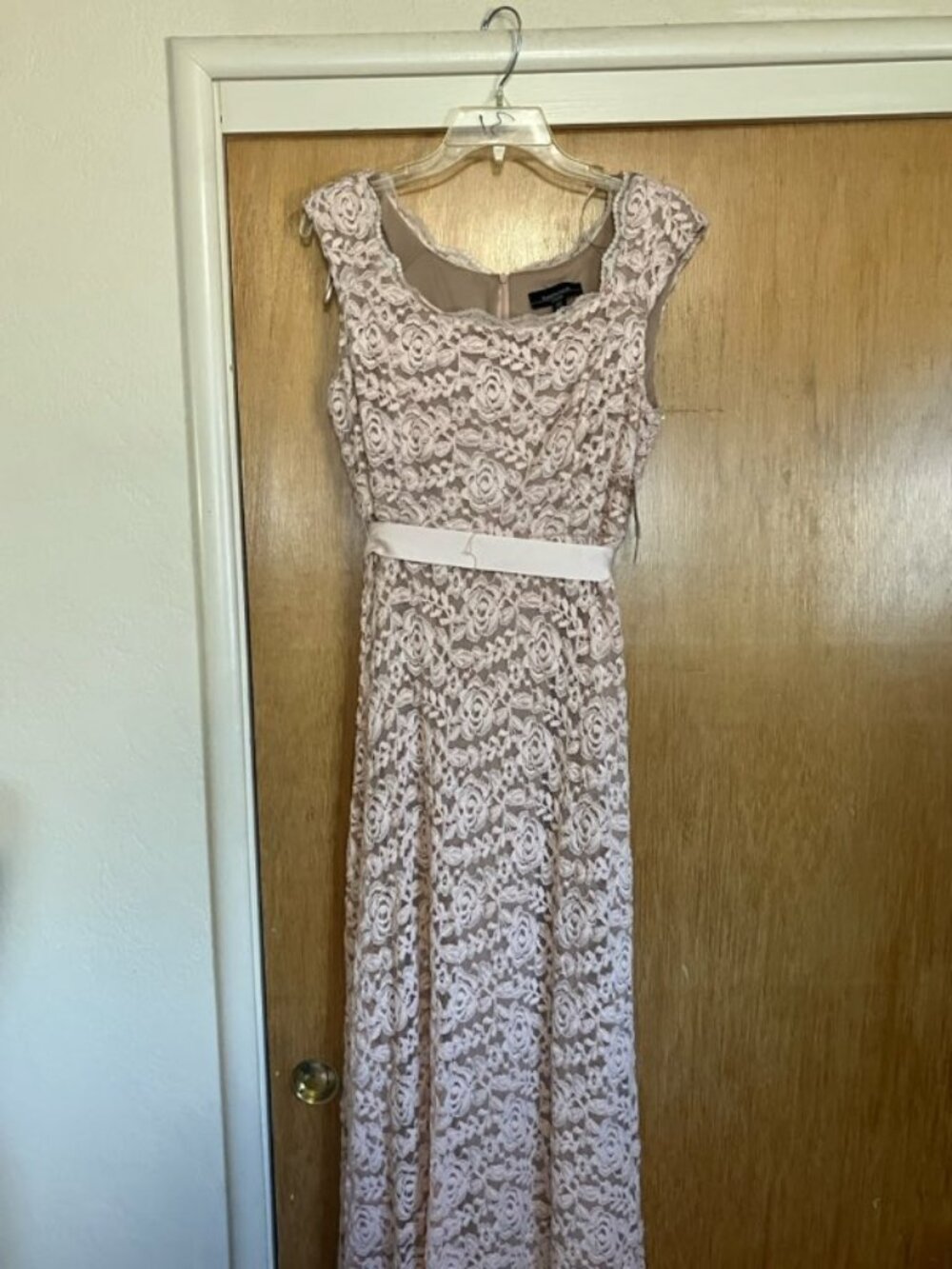 Beautiful R&M Richards Petite Dress